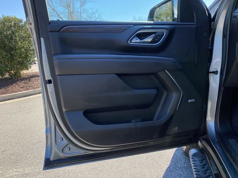 Used 2021 Chevrolet Tahoe Z71 w/ Rear Media and Nav Package image 21