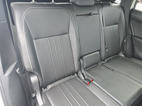 Certified 2023 Volkswagen Tiguan SE R-Line AWD/4WD image 19