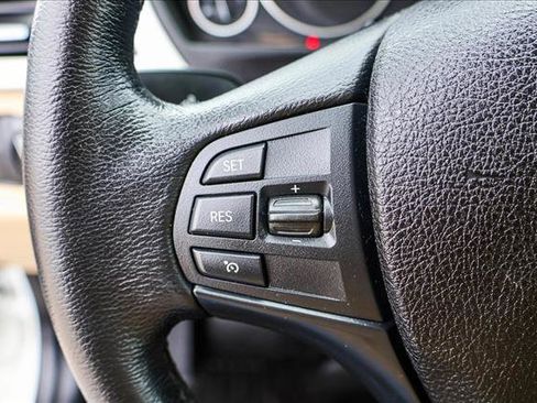 Used 2018 BMW 320i xDrive Sedan image 13