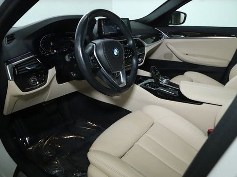 Used 2020 BMW 530i xDrive w/ Premium Package image 17