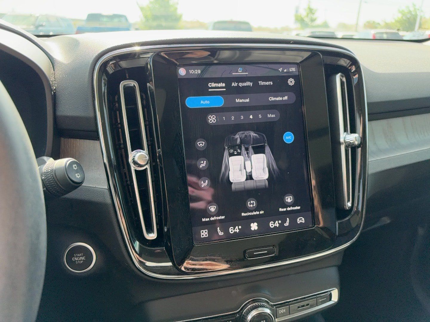 Certified 2024 Volvo XC40 B5 Plus AWD/4WD image 14