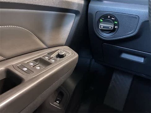 Used 2022 Volkswagen Atlas SEL Premium image 40