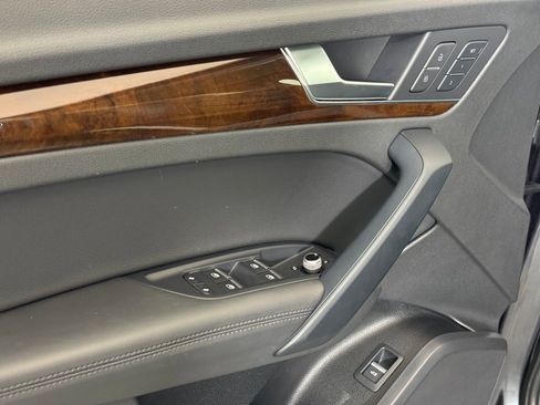 Used 2020 Audi Q5 2.0T Premium Plus w/ Premium Plus Package image 14