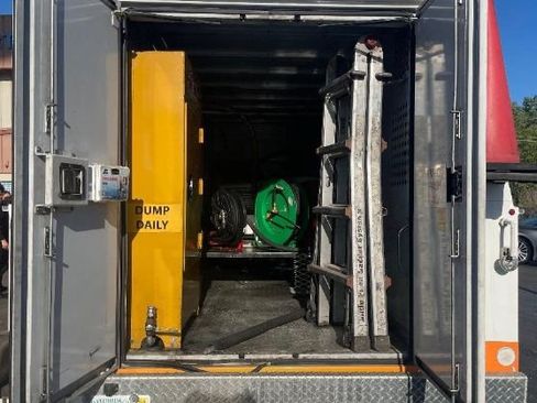 Used 2017 Mercedes-Benz Sprinter 3500 image 10