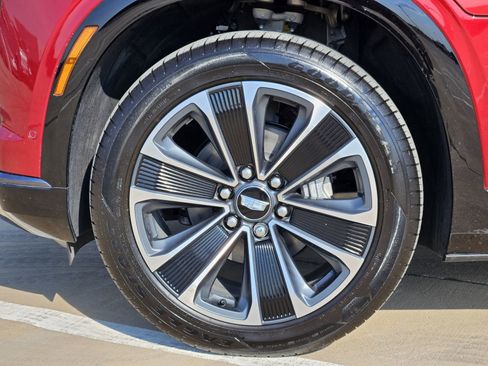 New 2026 Cadillac Vistiq Sport image 9