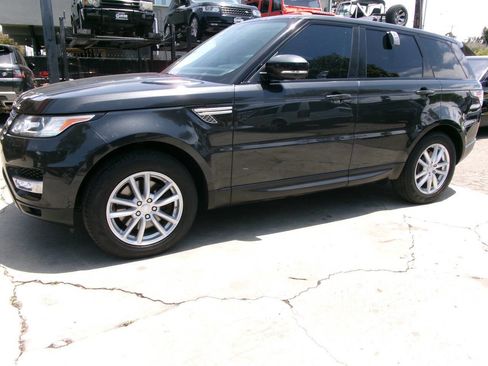 Used 2014 Land Rover Range Rover Sport HSE AWD/4WD image 2