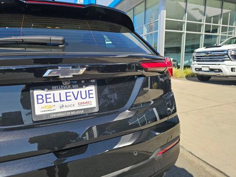 New 2027 Chevrolet Bolt LT w/ Comfort Package FWD image 17