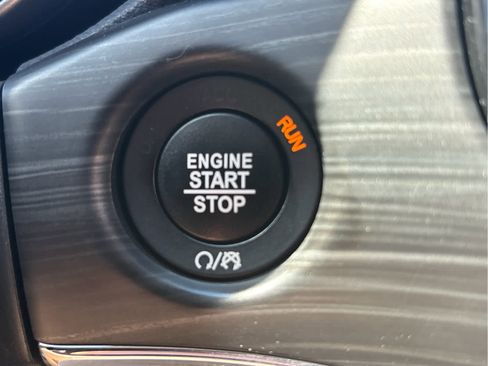 Used 2020 Jeep Grand Cherokee Limited image 15