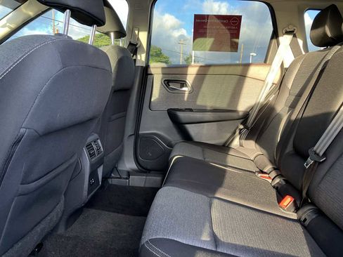 Certified 2022 Nissan Rogue SV image 9