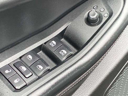 Certified 2023 Jeep Grand Cherokee Laredo image 25