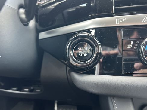 New 2026 Nissan Pathfinder SV image 6