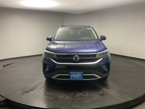 Used 2022 Volkswagen Taos SE AWD/4WD image 2