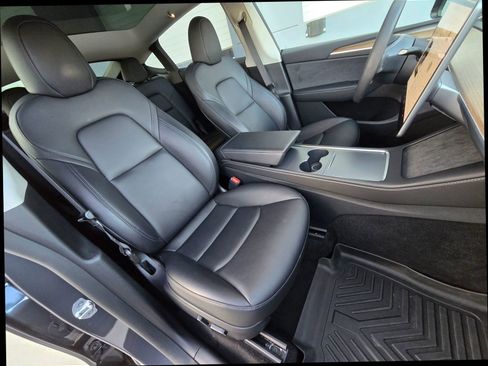 Used 2023 Tesla Model Y Long Range image 21