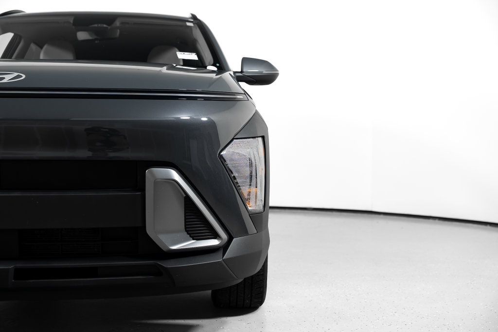 Certified 2025 Hyundai Kona SEL FWD image 19