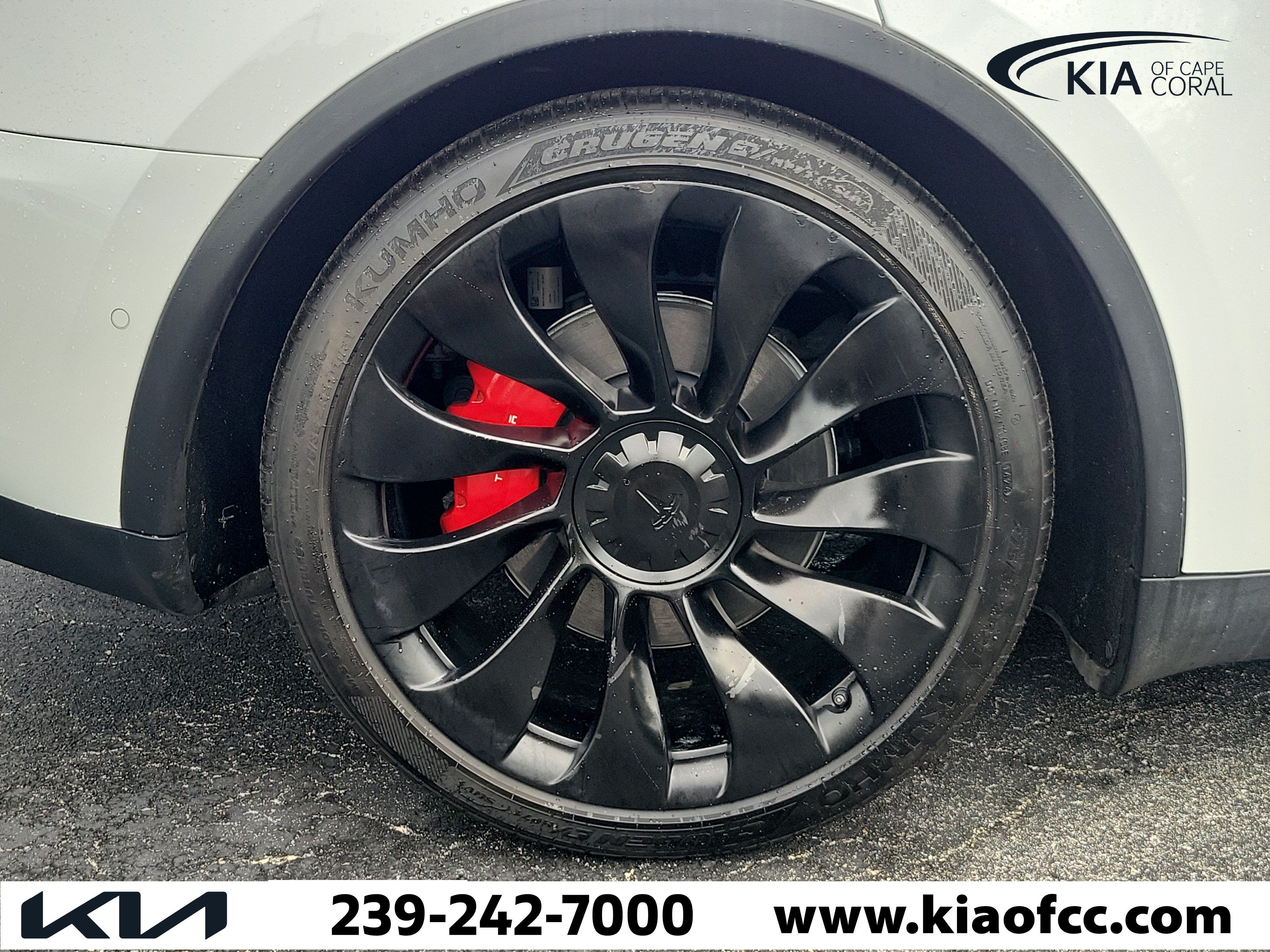 Used 2022 Tesla Model Y Performance AWD/4WD image 9