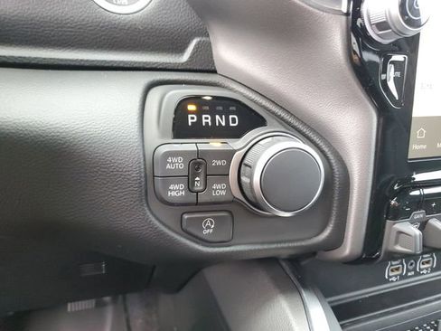 New 2026 RAM 1500 4x4 Crew Cab image 9