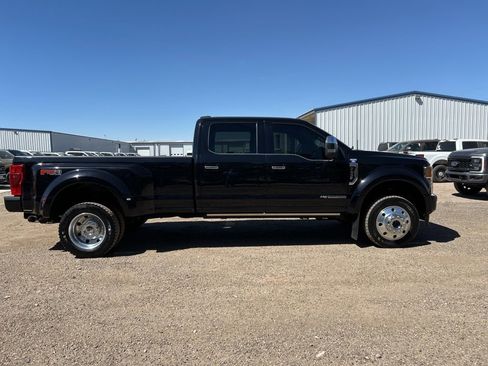 Used 2022 Ford F450 Platinum w/ FX4 Off-Road Package AWD/4WD image 9