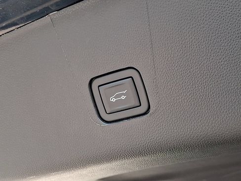 Used 2023 Chevrolet Traverse High Country w/ LPO, Floor Liner Package AWD/4WD image 24
