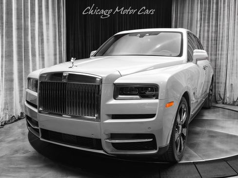 Used 2023 Rolls-Royce Cullinan image 2