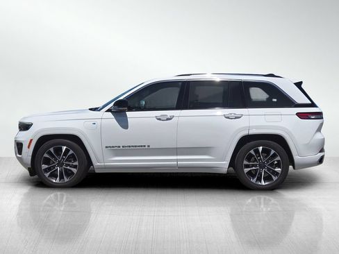 Used 2023 Jeep Grand Cherokee Overland w/ Advanced Protech Group III AWD/4WD image 7