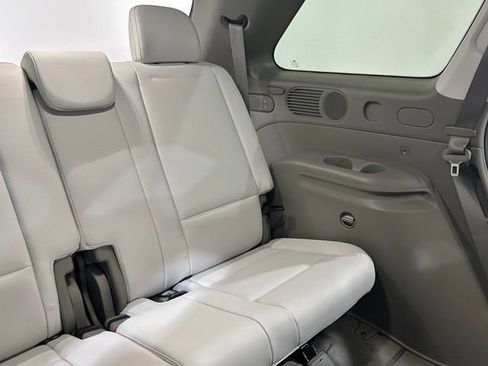 Used 2026 Hyundai Palisade SEL Premium FWD image 18