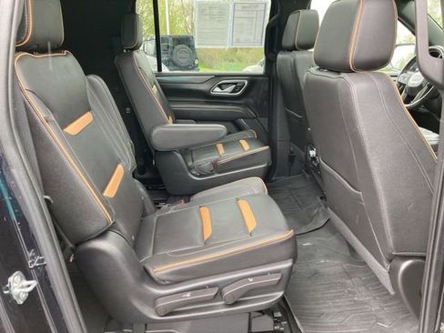 Used 2022 GMC Yukon XL AT4 w/ Technology Package AWD/4WD image 33