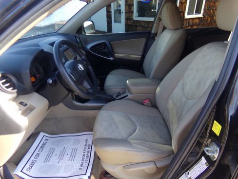 Used 2011 Toyota RAV4 4WD V6 w/ Tow Prep Pkg image 11