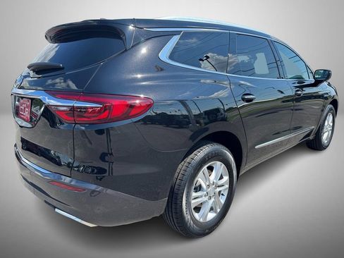 Used 2021 Buick Enclave Essence image 3