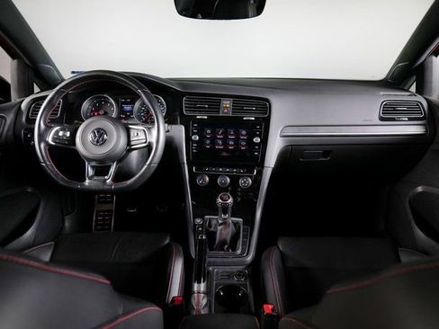 Used 2021 Volkswagen GTI SE image 9