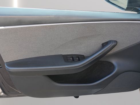 Used 2024 Tesla Model 3 Standard Range RWD image 9