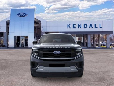 Used 2026 Ford Expedition Platinum w/ Driver's Package AWD/4WD image 6