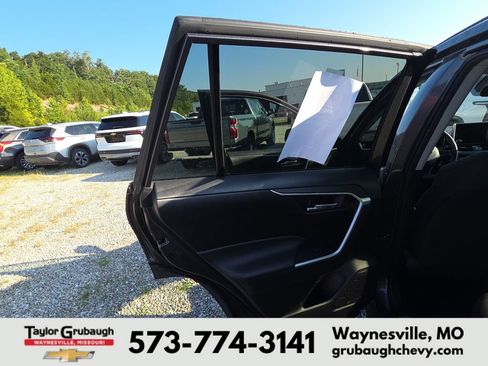 Used 2024 Toyota RAV4 XLE AWD/4WD image 12