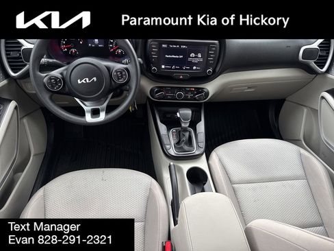 Used 2022 Kia Soul LX image 26