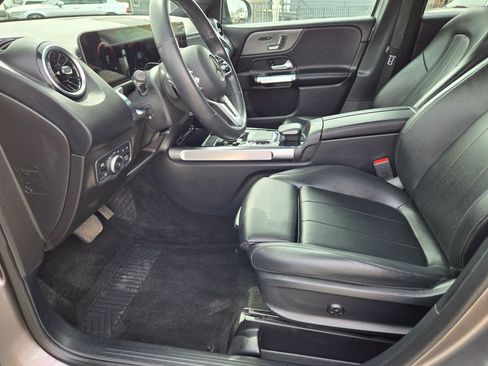 Used 2020 Mercedes-Benz GLB 250 4MATIC image 30