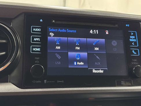 Used 2018 Toyota Tacoma TRD Off-Road w/ Technology Package image 18