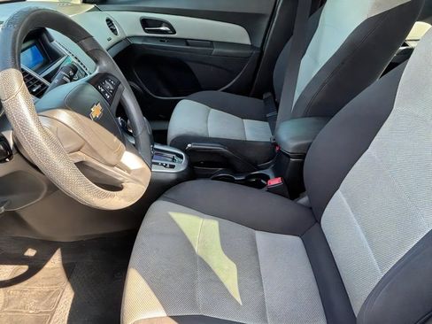 Used 2013 Chevrolet Cruze LS FWD image 21