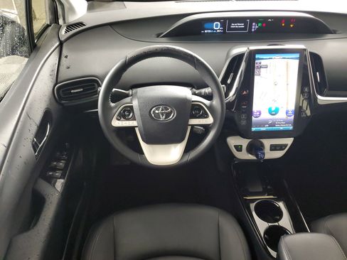 Used 2017 Toyota Prius Prime Advanced image 14