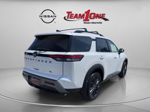 New 2026 Nissan Pathfinder SL image 9