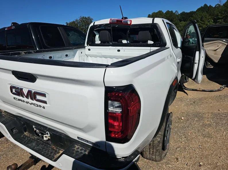 Used 2026 GMC Canyon Elevation RWD image 3