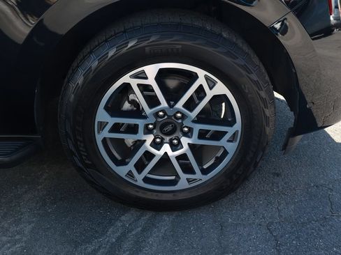 Used 2025 Ford Expedition Max Active AWD/4WD image 8