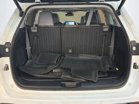 Used 2022 Toyota Highlander Limited image 32