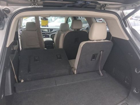 Used 2019 Buick Enclave Essence FWD image 19