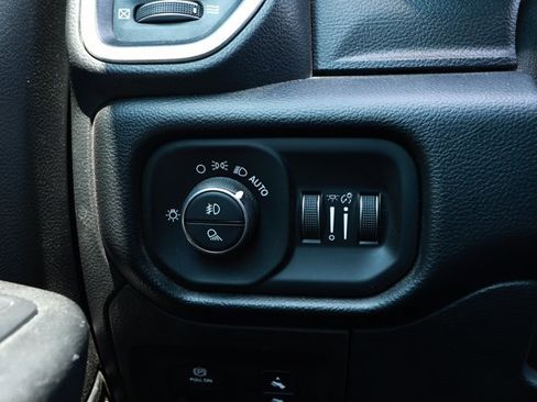 Used 2019 RAM 1500 Big Horn AWD/4WD image 15
