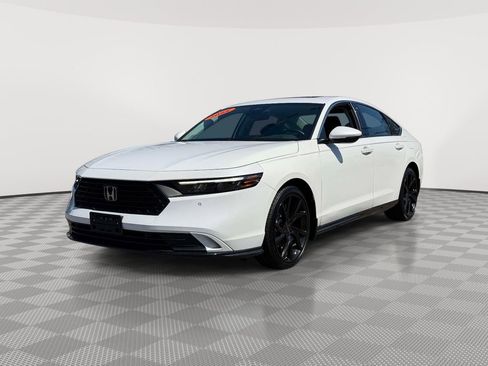 Used 2025 Honda Accord EX-L image 2