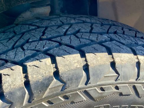 Used 2018 Nissan Frontier SL image 21