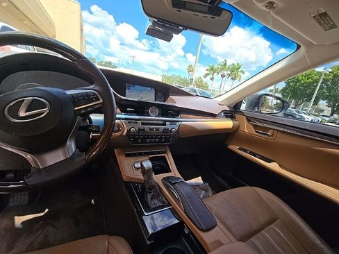 Used 2016 Lexus ES 350 w/ Luxury Package w/Wood Trim FWD image 21