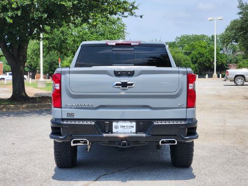 Used 2024 Chevrolet Silverado 1500 LT Trail Boss w/ LT Trail Boss Premium Package AWD/4WD image 32
