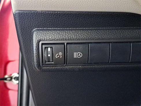 Used 2022 Toyota Corolla LE image 23