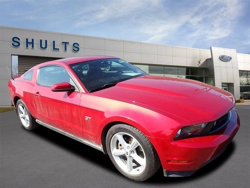 Used 2010 Ford Mustang GT Premium image 3