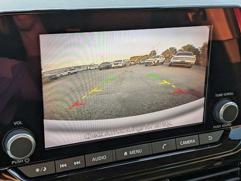 Used 2024 Nissan Pathfinder SV FWD image 22